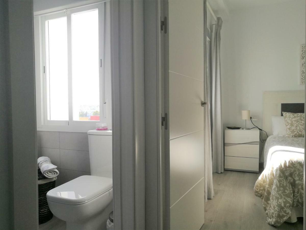 Piso Con Terraza Y Vistas Espectaculares Lejlighed Carmona  Eksteriør billede