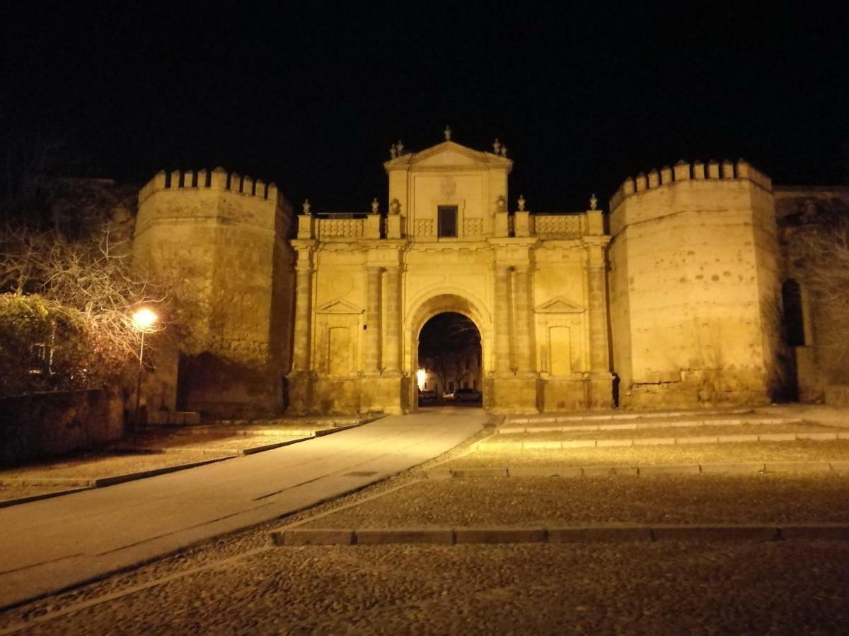 Piso Con Terraza Y Vistas Espectaculares Lejlighed Carmona  Eksteriør billede